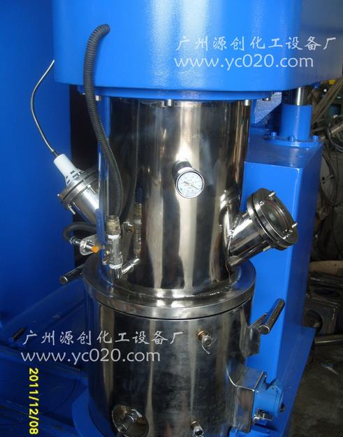 【電動真空攪拌機】的機構有自己特色